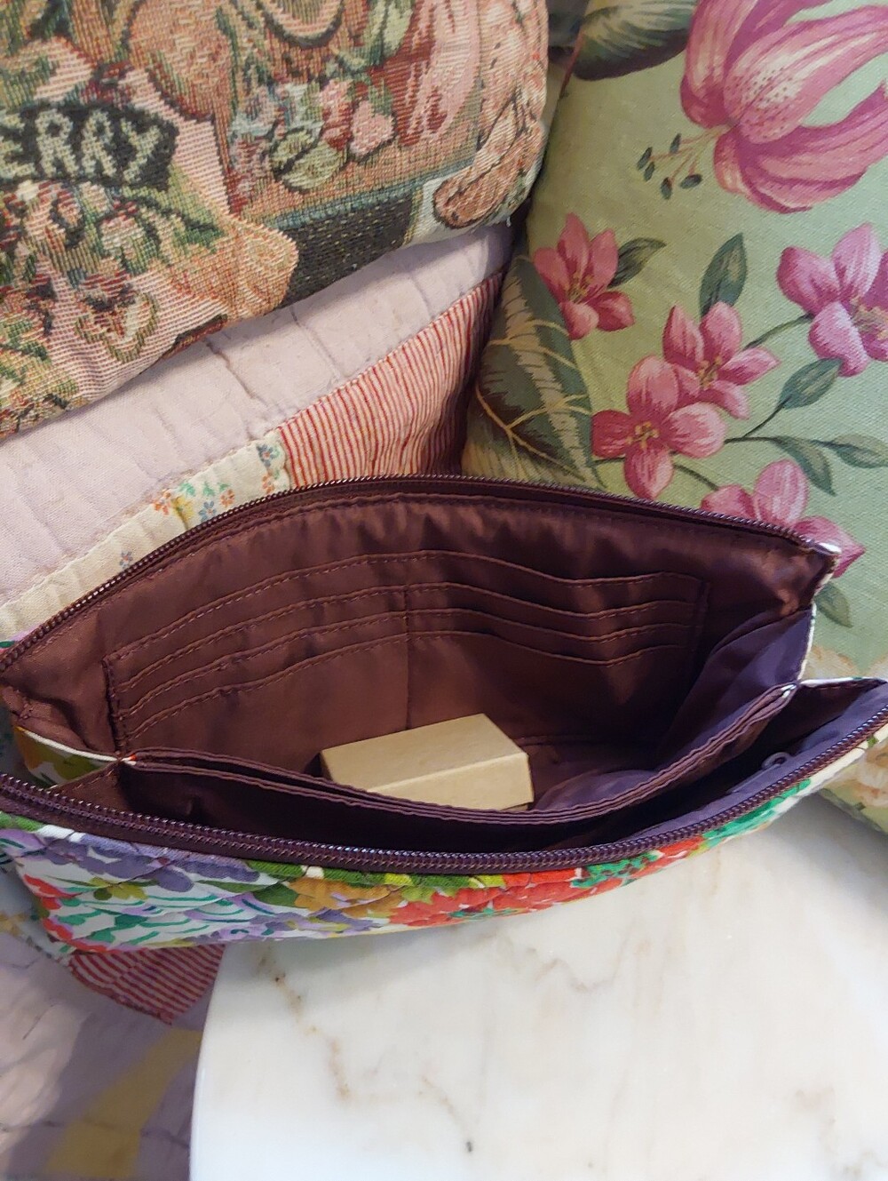 NWOT Vera Bradley Evening Garden Clutch, 2024 Quilted Cotton Purse - Picture 4 of 9